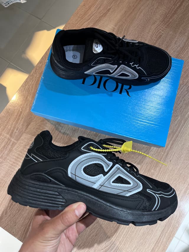 Dior black