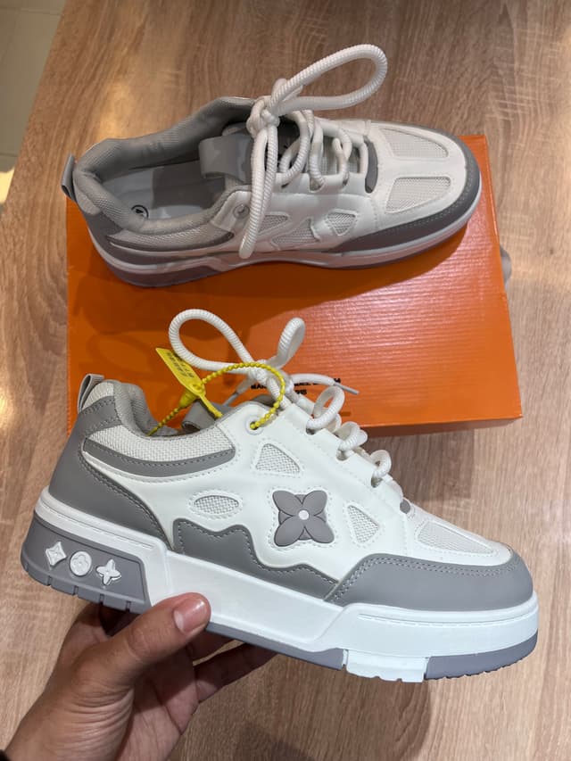 Luis vuitton grey