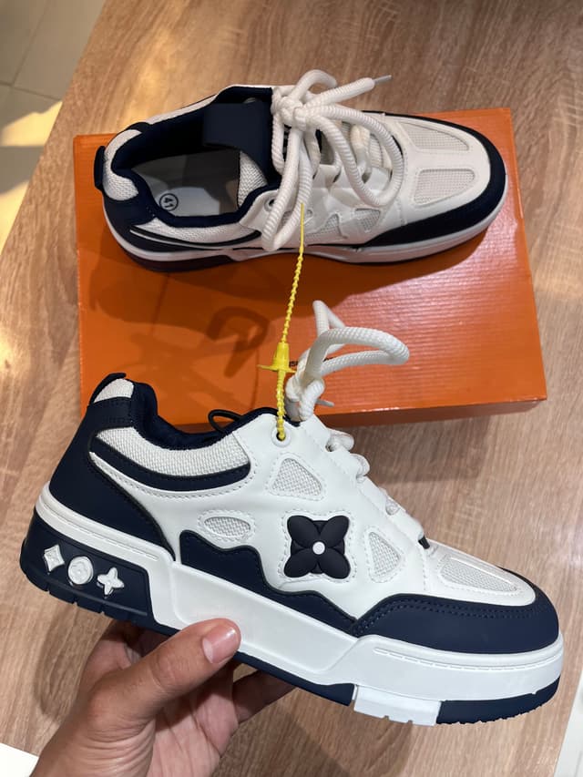 Luis vuitton blue navy